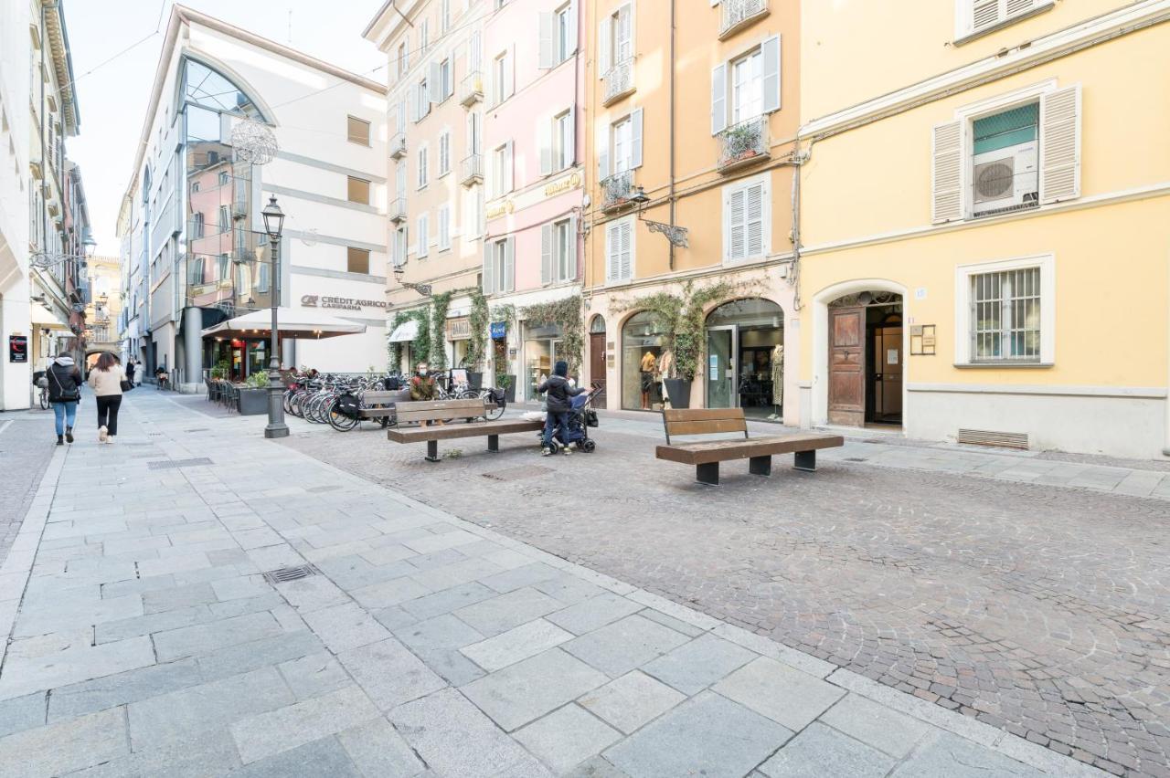 Raffinato Apt Vicino A Piazza Garibaldi X5 パルマ エクステリア 写真